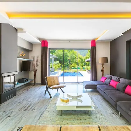 Вилла Iskenderun Sleeps 6 With Pool And Air Con Inlice