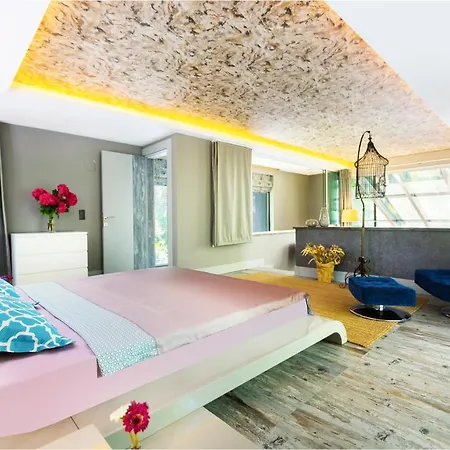 Iskenderun Sleeps 6 With Pool And Air Con