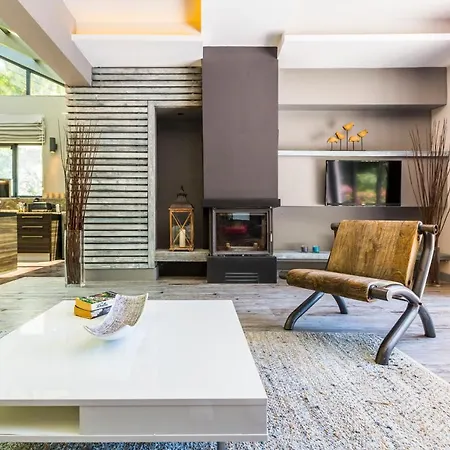 Iskenderun Sleeps 6 With Pool And Air Con * Inlice